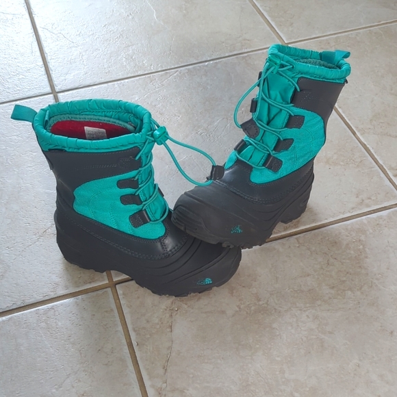 The North Face Other - Girls size 2 aqua blue teal gray The North Face winter snow boots